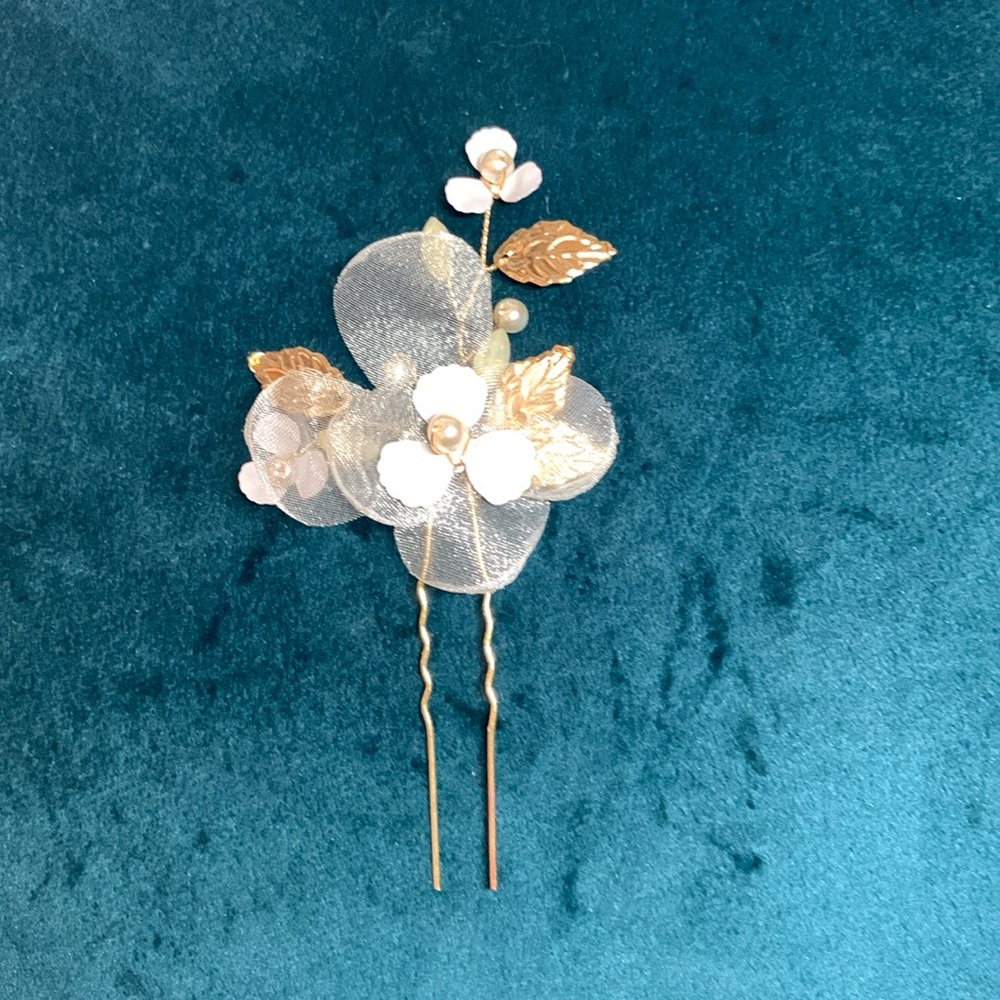 Floral Bridal Wedding Hair Pin in Gold